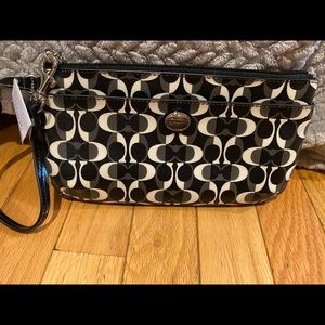 New with tags coach wristlet